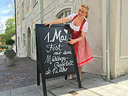 Tipp zum 1. Mai: Im Asam Schlössl spielt zum Maifeiertag die Mühlberg Musi auf - ein Damenquartett, welches die echte bayerische Volksmusik pflegt und immer den richtigen Ton findet. Dazu viele bayrische Schmankerl, wie Spanferkel, Böfflamott und gefüllter Kalbsbrust. Die ist der Hit, meint Birgit Netzle. Und natürlich Spargel satt.. (©Foto: Martin Schmitz)